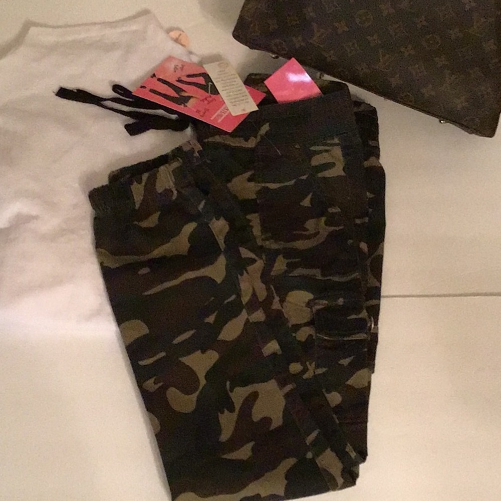 VIP Jeans ( Juniors ) - Picture 2 of 4
